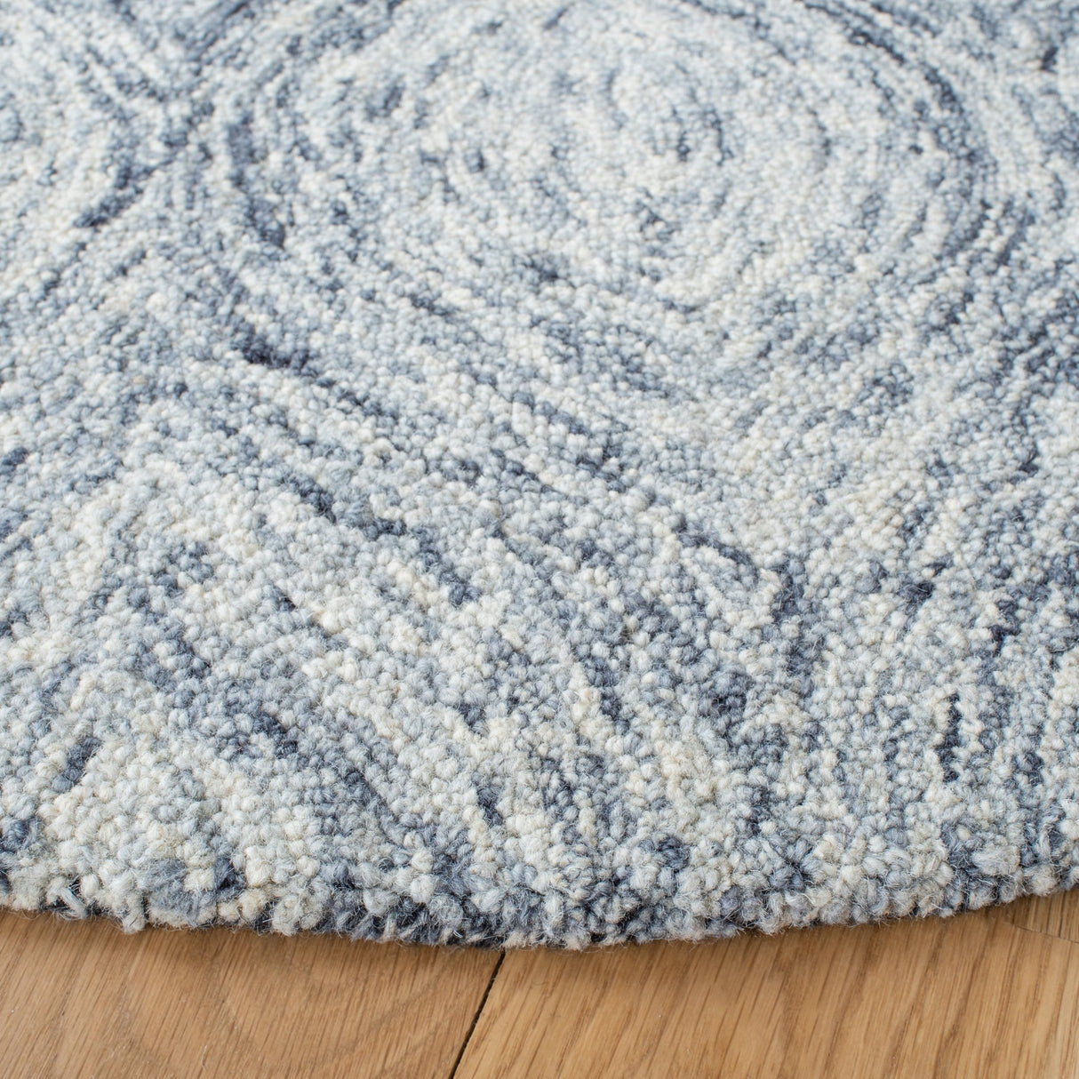 Safavieh Ikat Ikt631G Silver/Grey Rugs - Safavieh - ikt631g - 6r