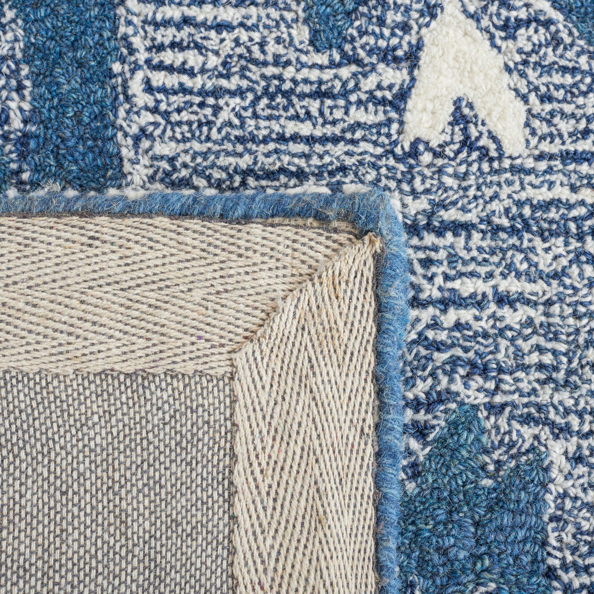 Safavieh Ikat Ikt652M Blue/Ivory Rug - Safavieh - ikt652m - 6r