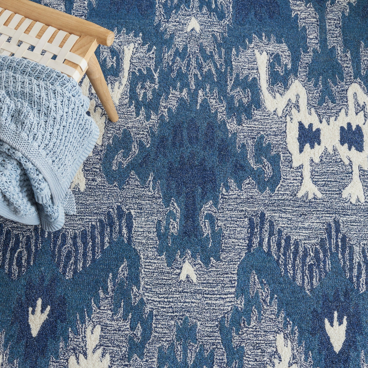 Safavieh Ikat Ikt652M Blue/Ivory Rug - Safavieh - ikt652m - 6r