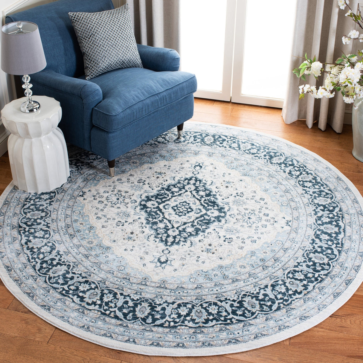Safavieh Isabella Isa919A Cream/Dark Blue Rug - Safavieh - isa919a - 4r