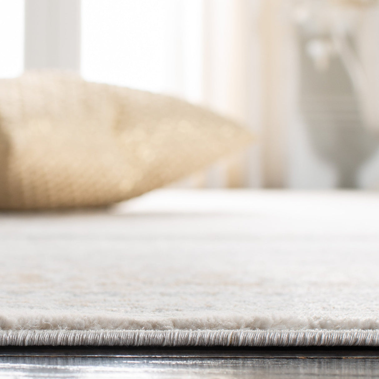 Safavieh Isabella Isa919B Cream/Beige Rug - Safavieh - isa919b - 4r