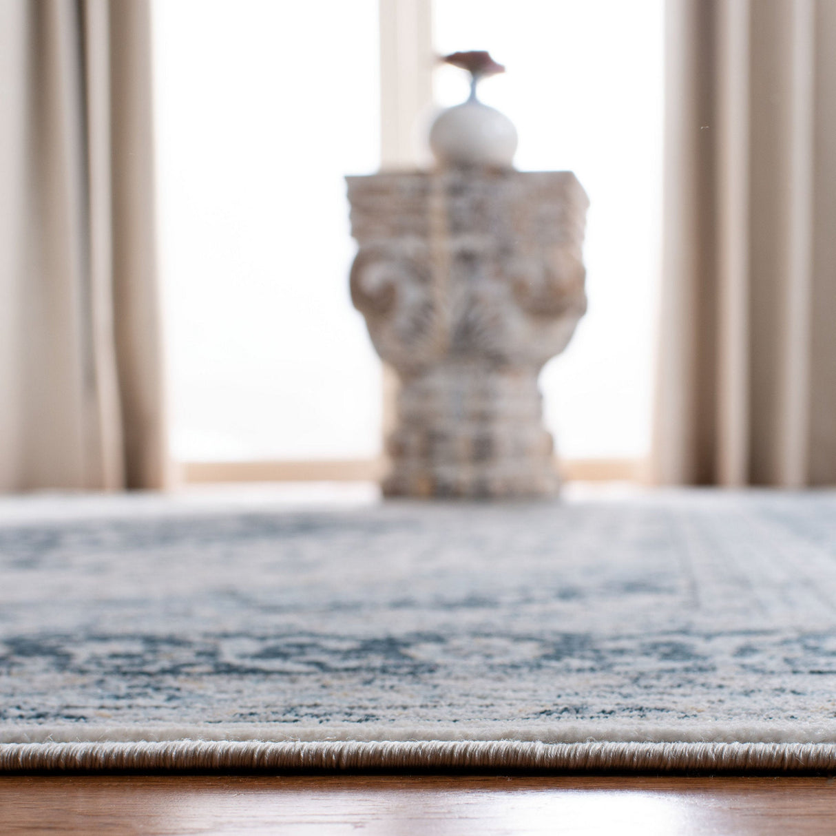 Safavieh Isabella Isa919N Cream/Navy Rug - Safavieh - isa919n - 3