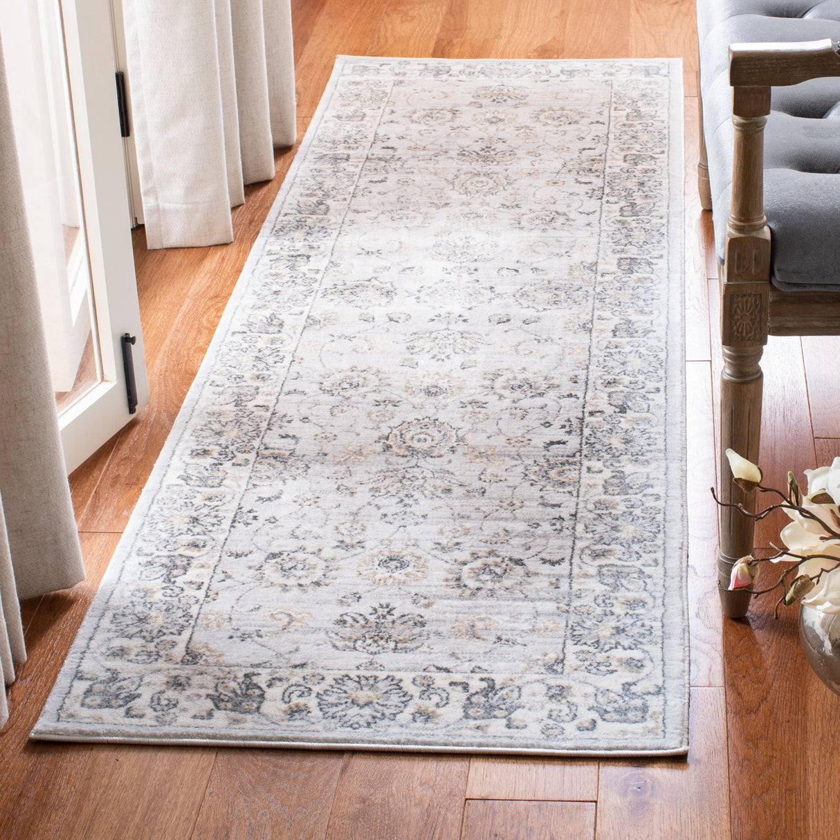 Safavieh Isabella Isa940G Light Grey/Cream Rug - Safavieh - isa940g - 4sq