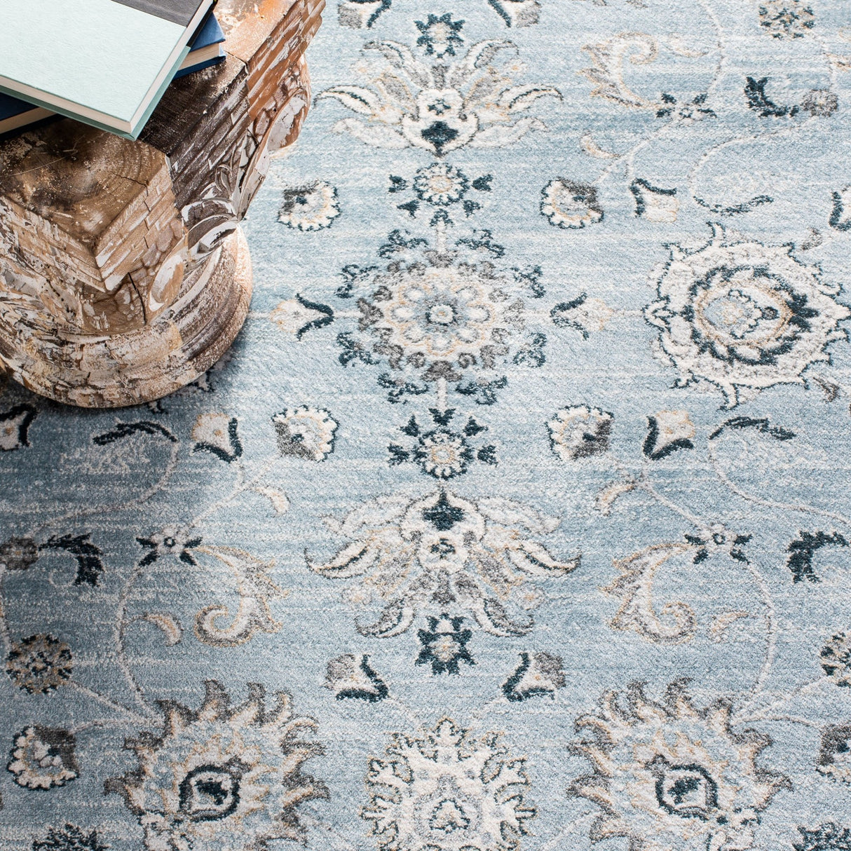 Safavieh Isabella Isa940M Light Blue/Cream Rug - Safavieh - isa940m - 7r