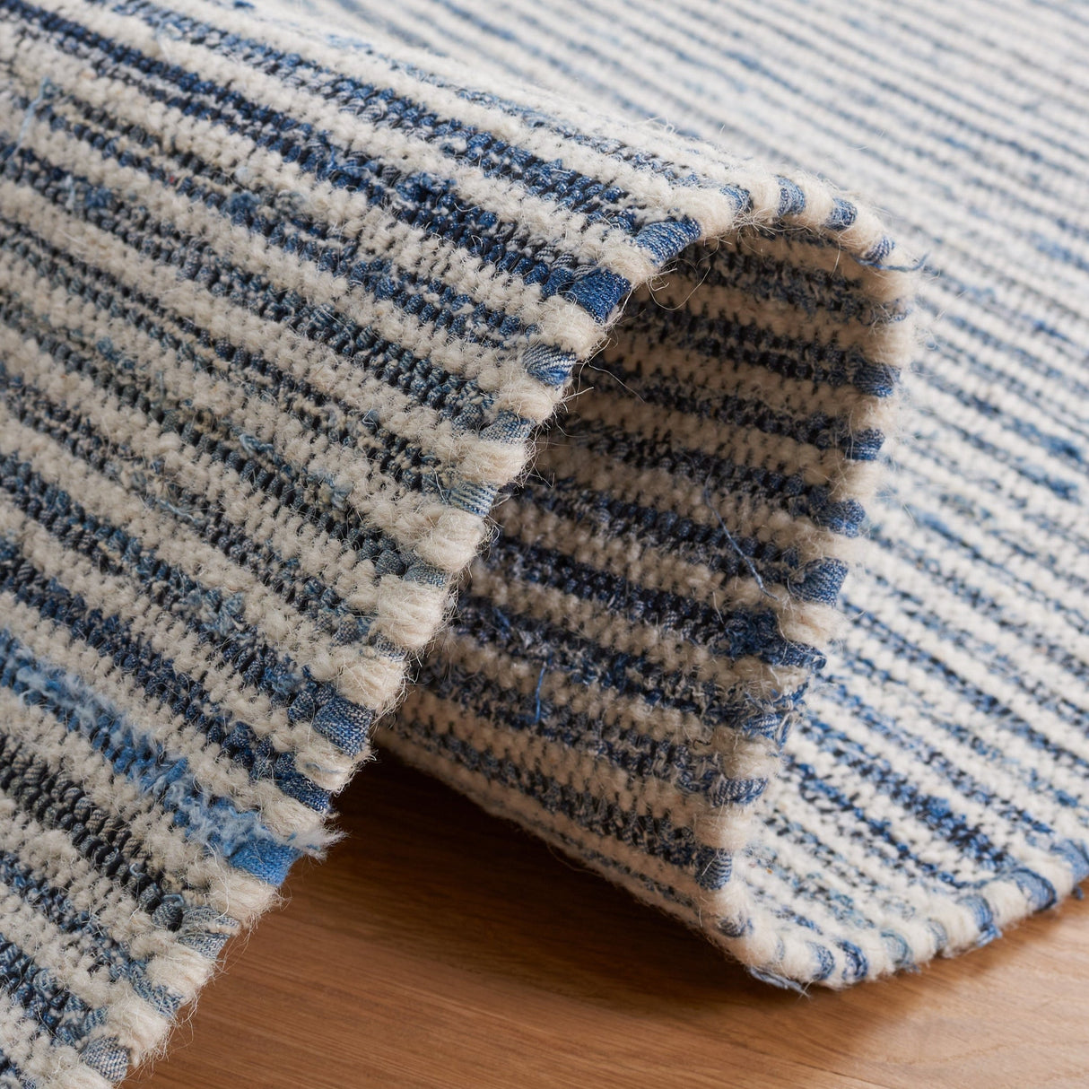 Safavieh Kilim Klm309L Blue/Ivory Rug - Safavieh - klm309l - 3