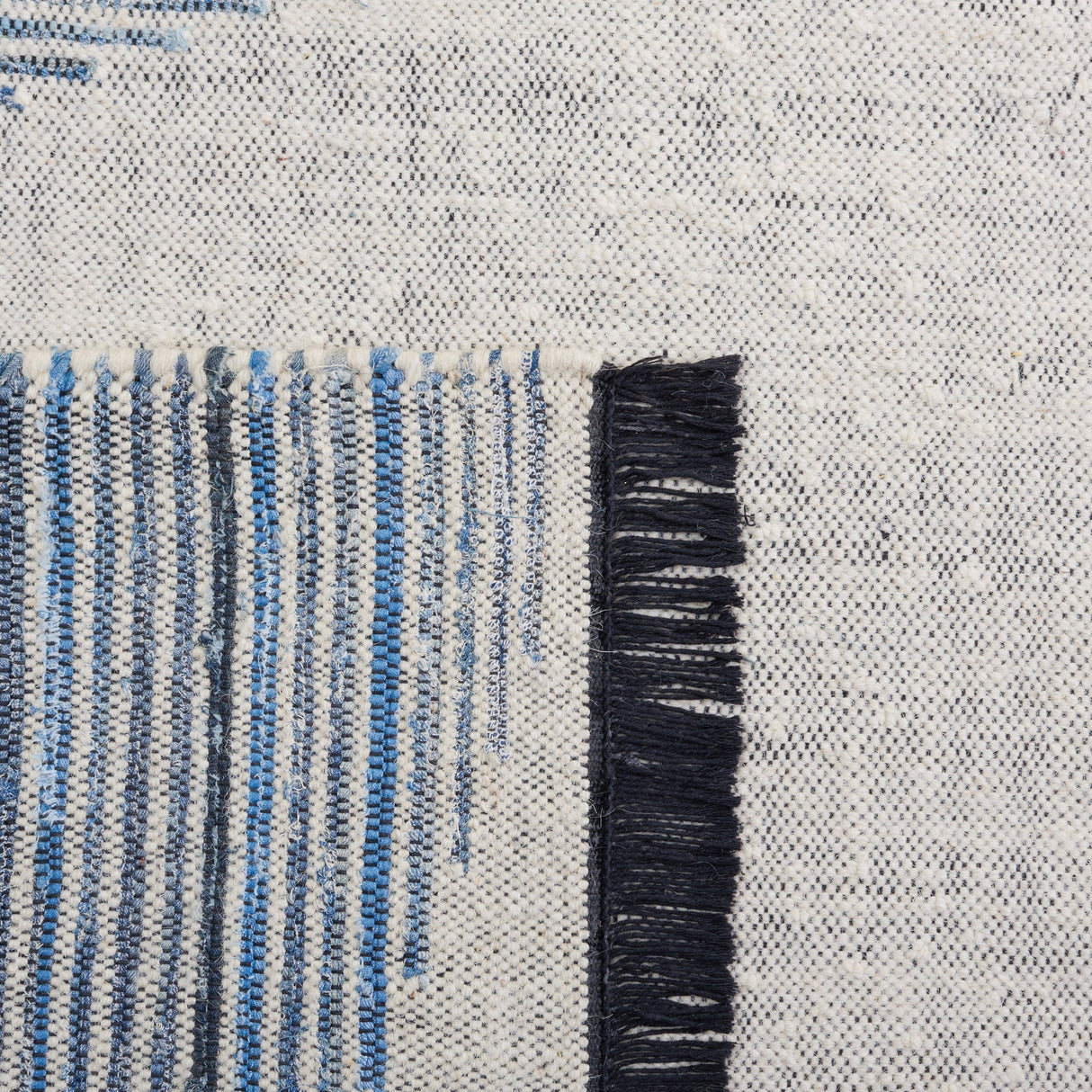 Safavieh Kilim Klm309L Blue/Ivory Rug - Safavieh - klm309l - 3