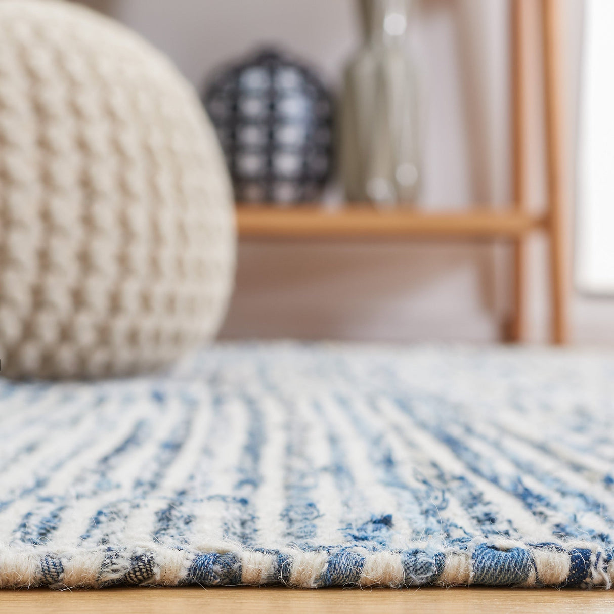 Safavieh Kilim Klm310L Blue/Ivory Rug - Safavieh - klm310l - 3