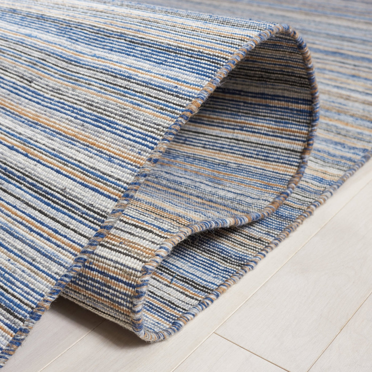 Safavieh Kilim Klm313M Blue/Yellow Rug - Safavieh - klm313m - 3
