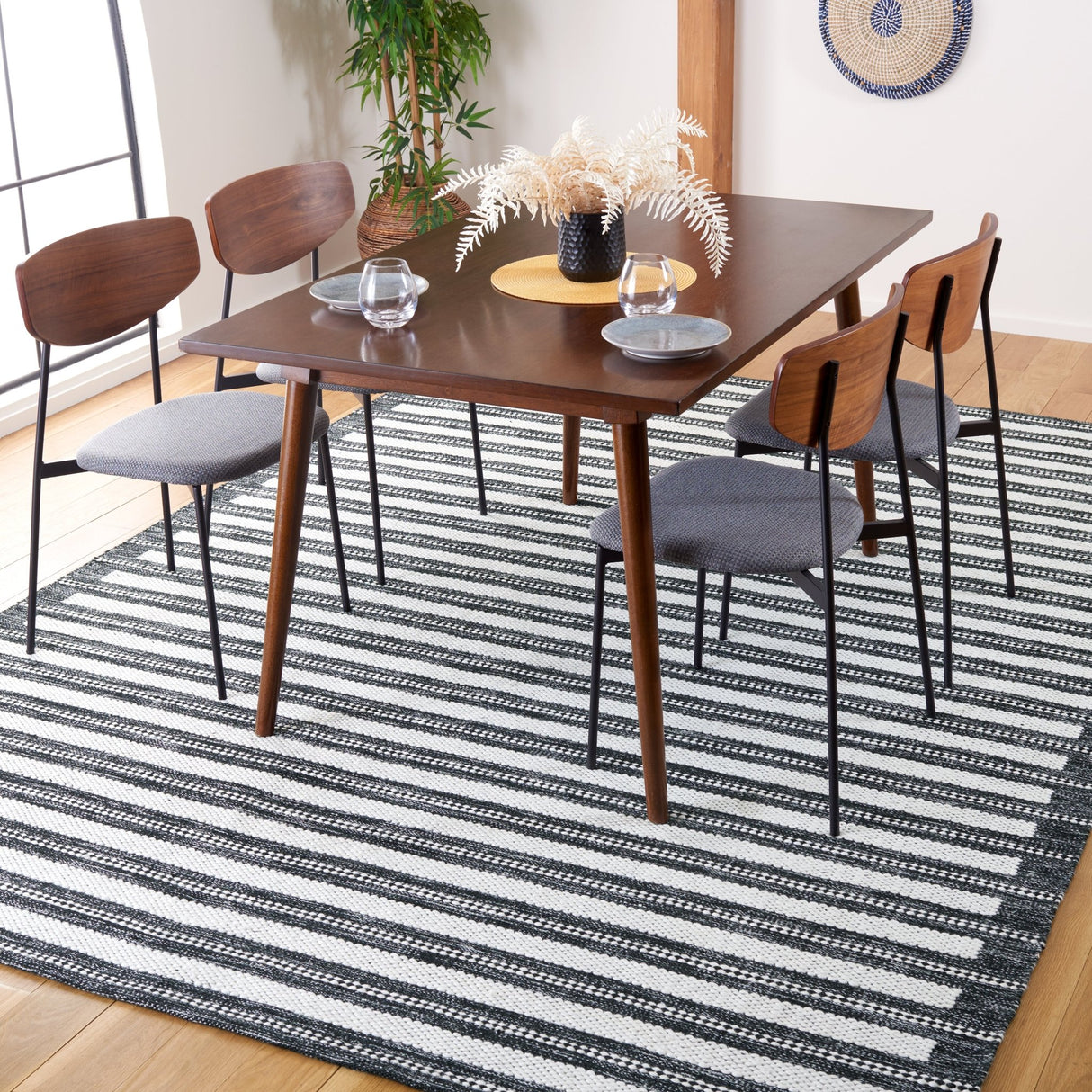 Safavieh Kilim Klm441Z Black/Ivory Rug - Safavieh - klm441z - 28
