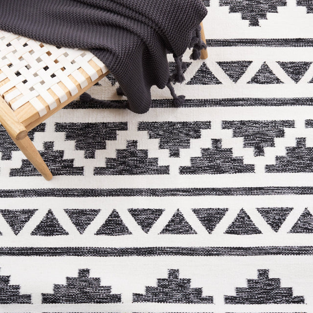 Safavieh Kilim Klm447Z Black/Ivory Rug - Safavieh - klm447z - 3