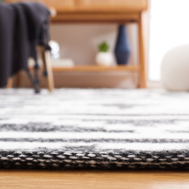 Safavieh Kilim Klm447Z Black/Ivory Rug - Safavieh - klm447z - 3