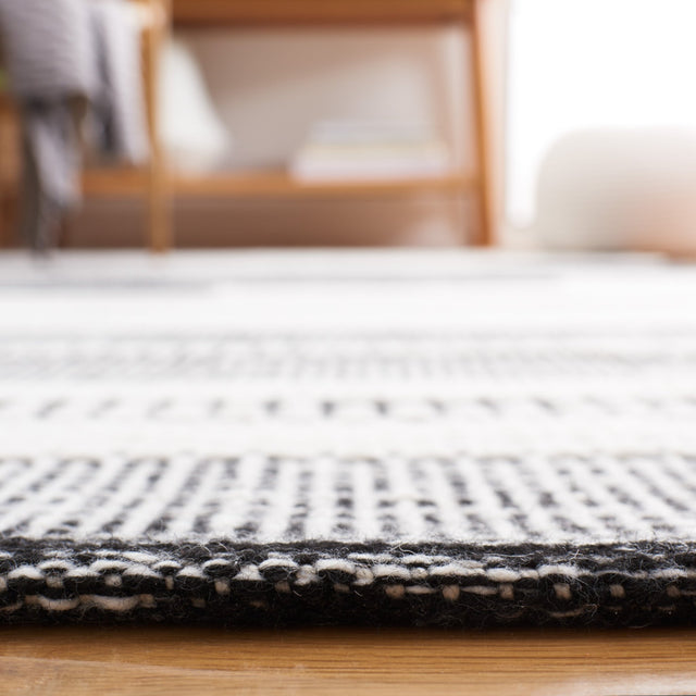 Safavieh Kilim Klm448Z Ivory/Black Rug - Safavieh - klm448z - 3