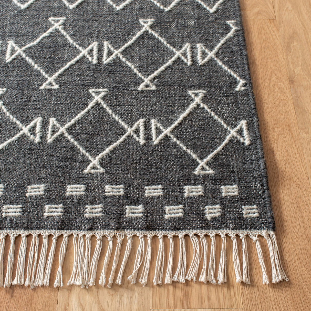 Safavieh Kilim Klm522A Charcoal/Ivory Rugs - Safavieh - klm522a - 4