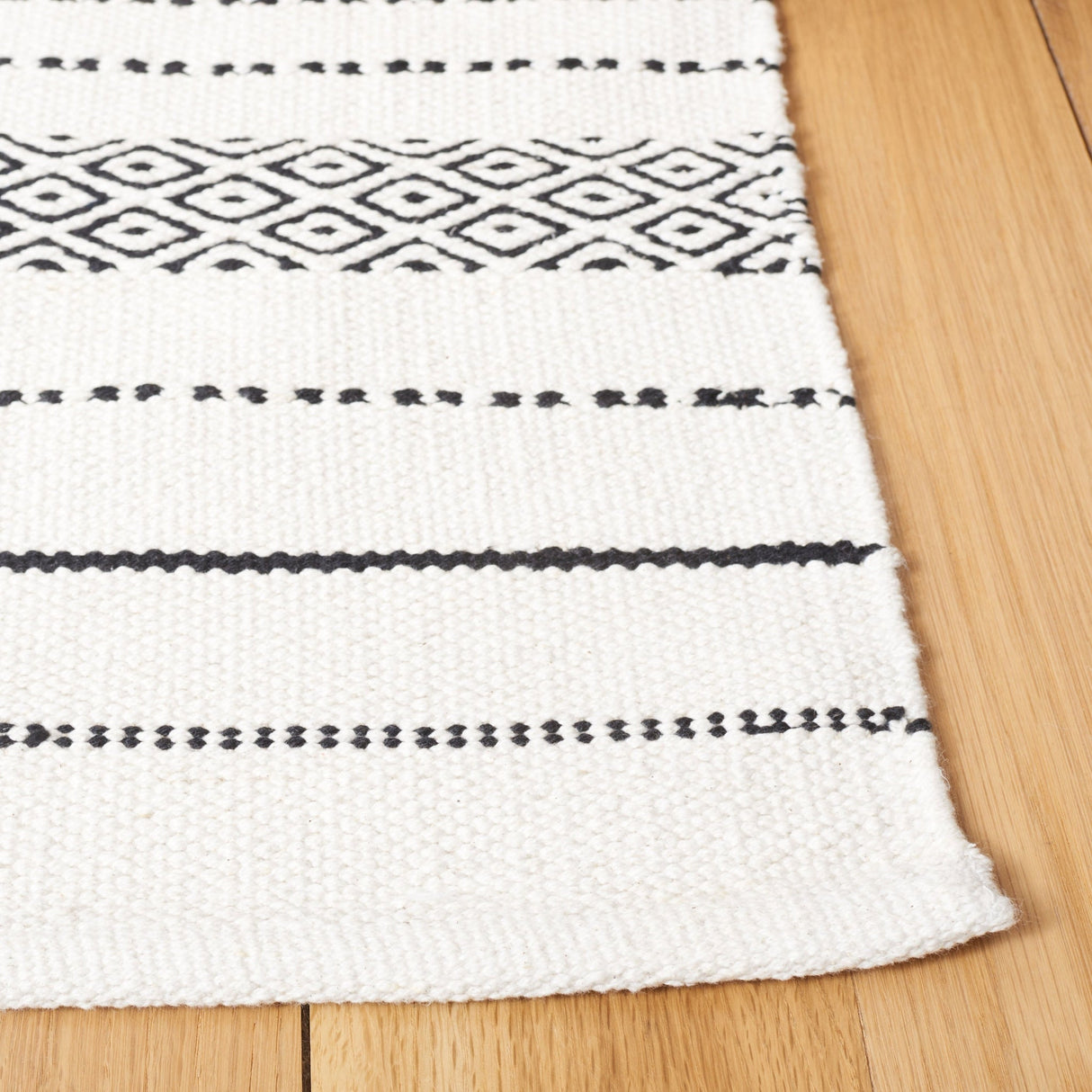 Safavieh Kilim Klm706A Ivory Rugs - Safavieh - klm706a - 29