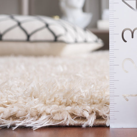 Safavieh Lindsay Shag Lns560B Beige Rug - Safavieh - lns560b - 7r