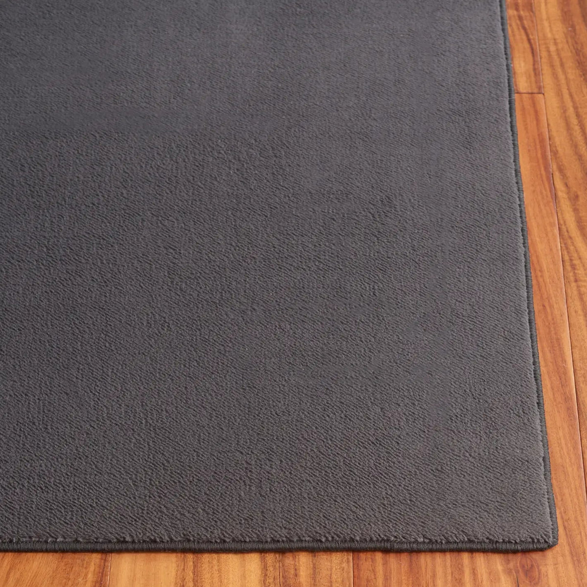 Safavieh Loft 300 4'-0" x 6'-0" Rug in Dark Grey