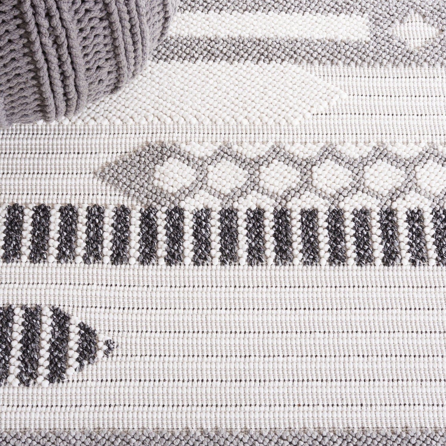 Safavieh Lotus Lot107A Ivory/Dark Grey Rug - Safavieh - lot107a - 28