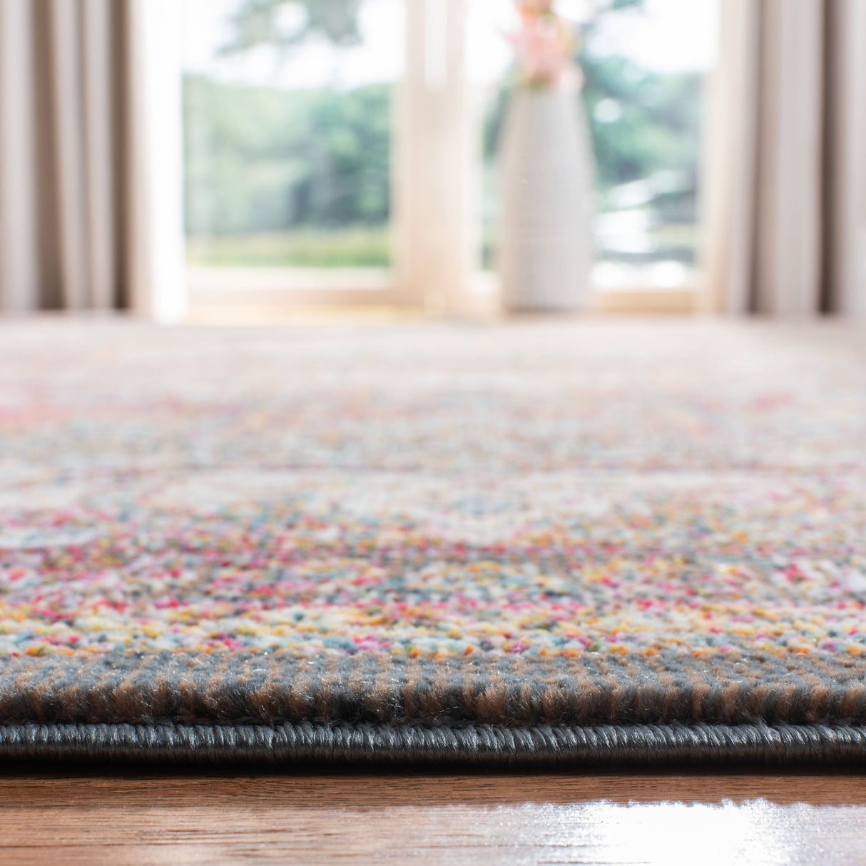 Safavieh Luxor Lux322A Ivory/Fuchsia Rug - Safavieh - lux322a - 7r