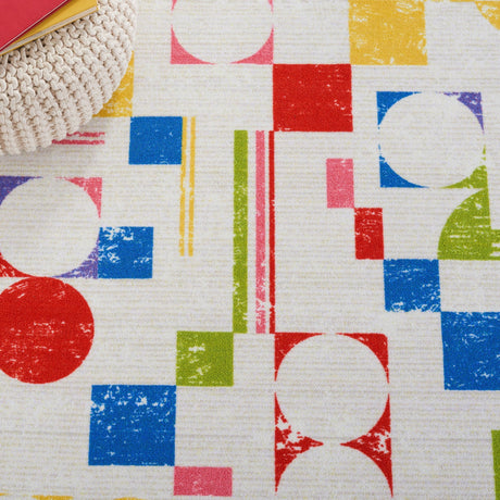 Safavieh Machine Washable Kids Playhouse Kph203A Ivory/Red Rug - Safavieh - kph203a - 5r