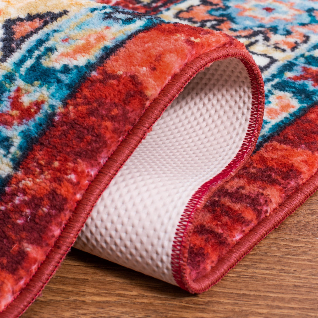 Safavieh Machine Washable Riviera Riv157Q Red/Blue Rug - Safavieh - riv157q - 7r