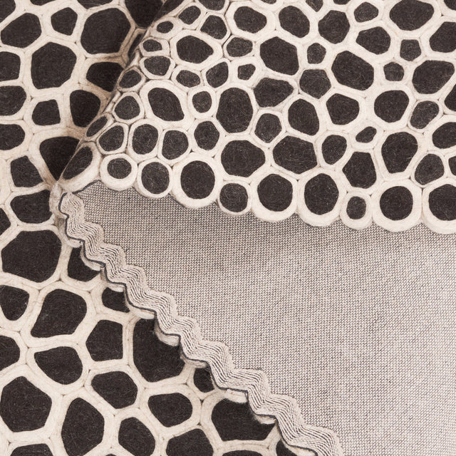 Safavieh Manhattan Man475H Charcoal/Ivory Rug.