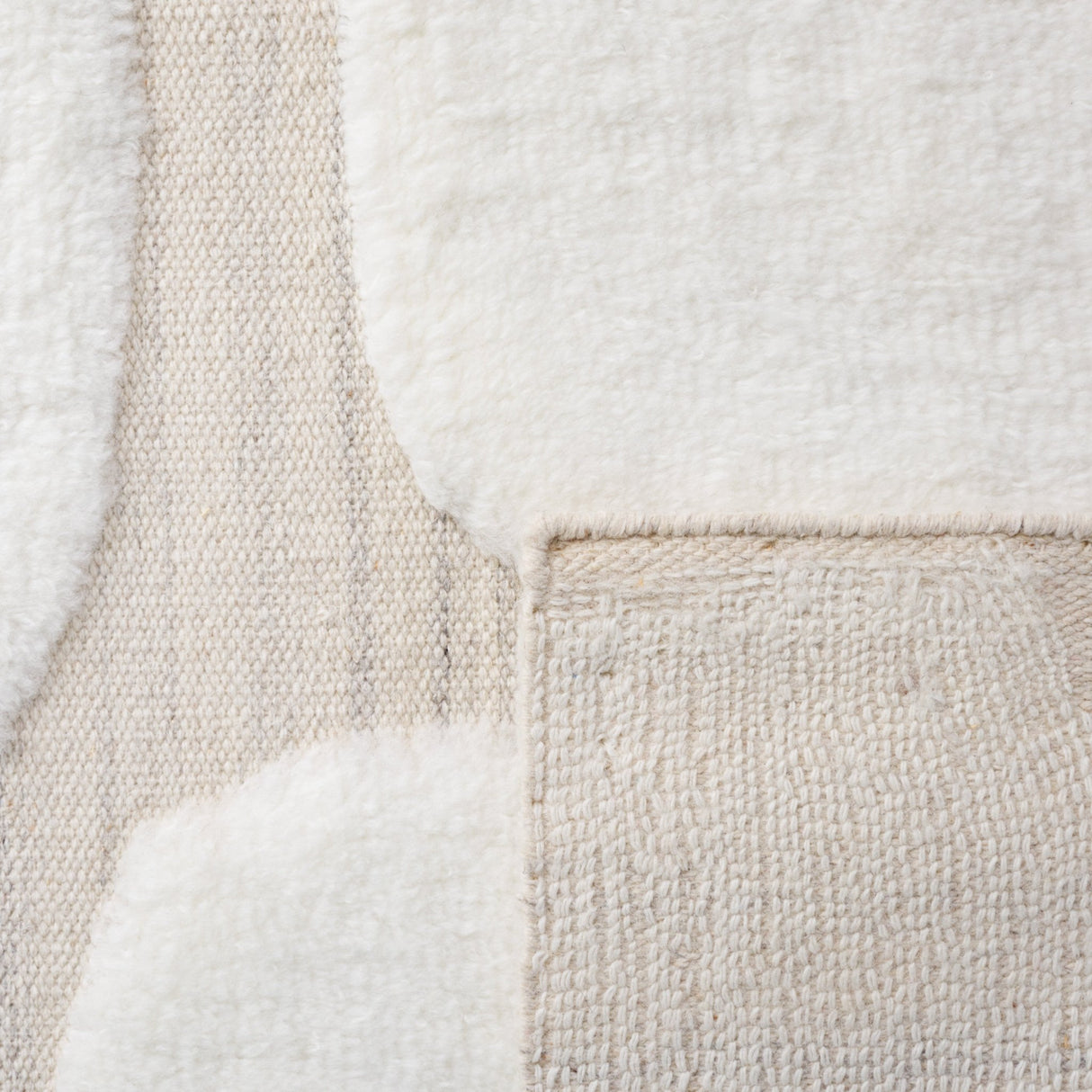 Safavieh Manhattan Man550A Ivory/Beige Rug.