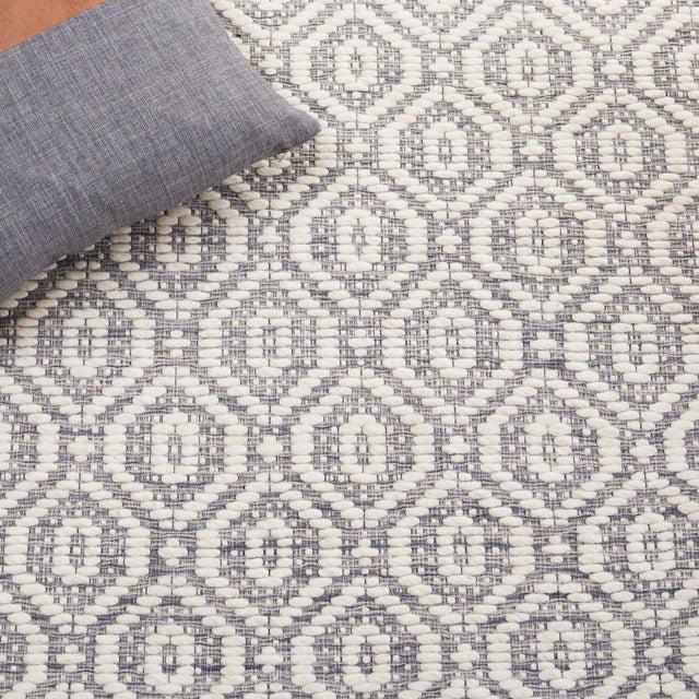 Safavieh Marbella Mrb325F Grey/Ivory Rug.