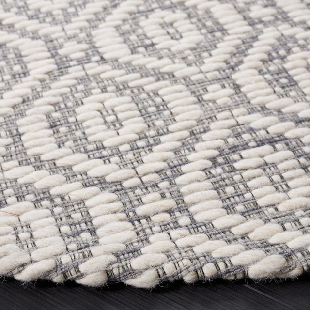 Safavieh Marbella Mrb325F Grey/Ivory Rug.