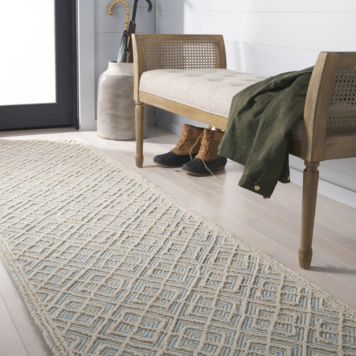 Safavieh Martha Stewart 2'-3" x 8'-0" Rug in Ivory / Blue
