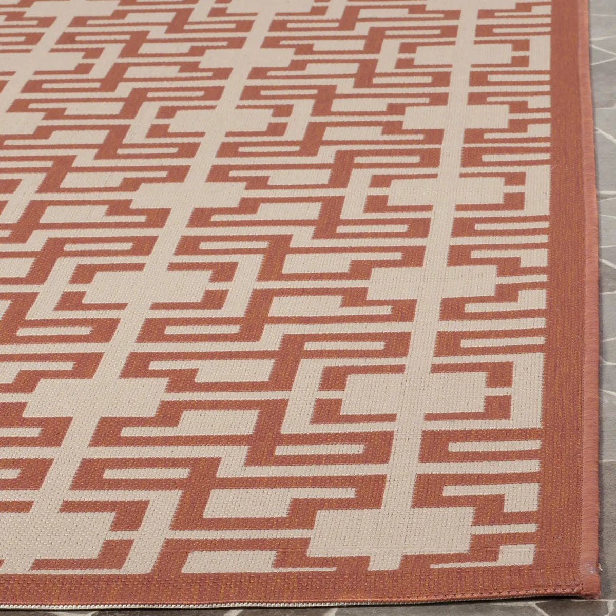 Safavieh Martha Stewart 4'-0" x 5'-7" Rug in Beige / Terracotta