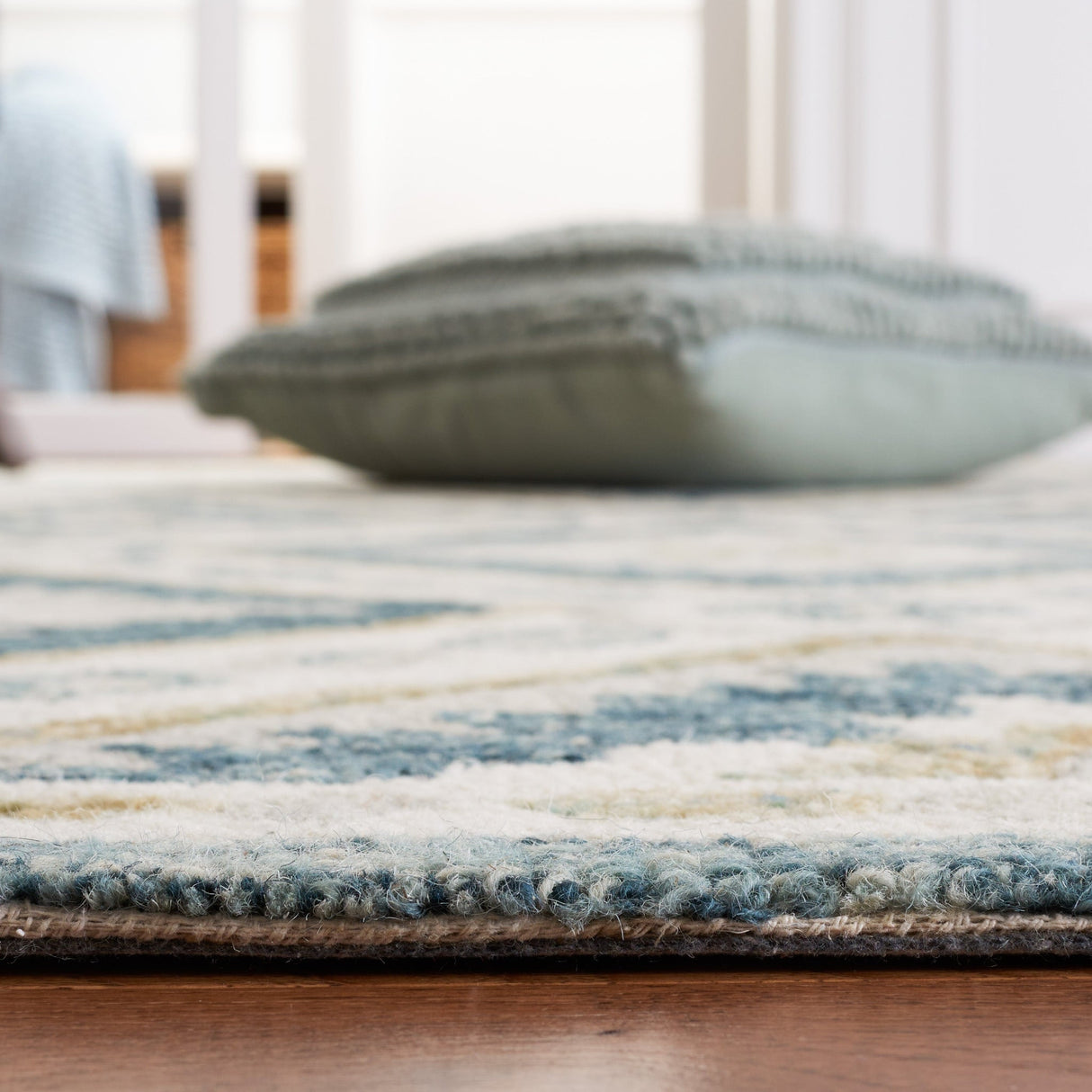 Safavieh Martha Stewart Msr4652M Blue/Ivory Rug.