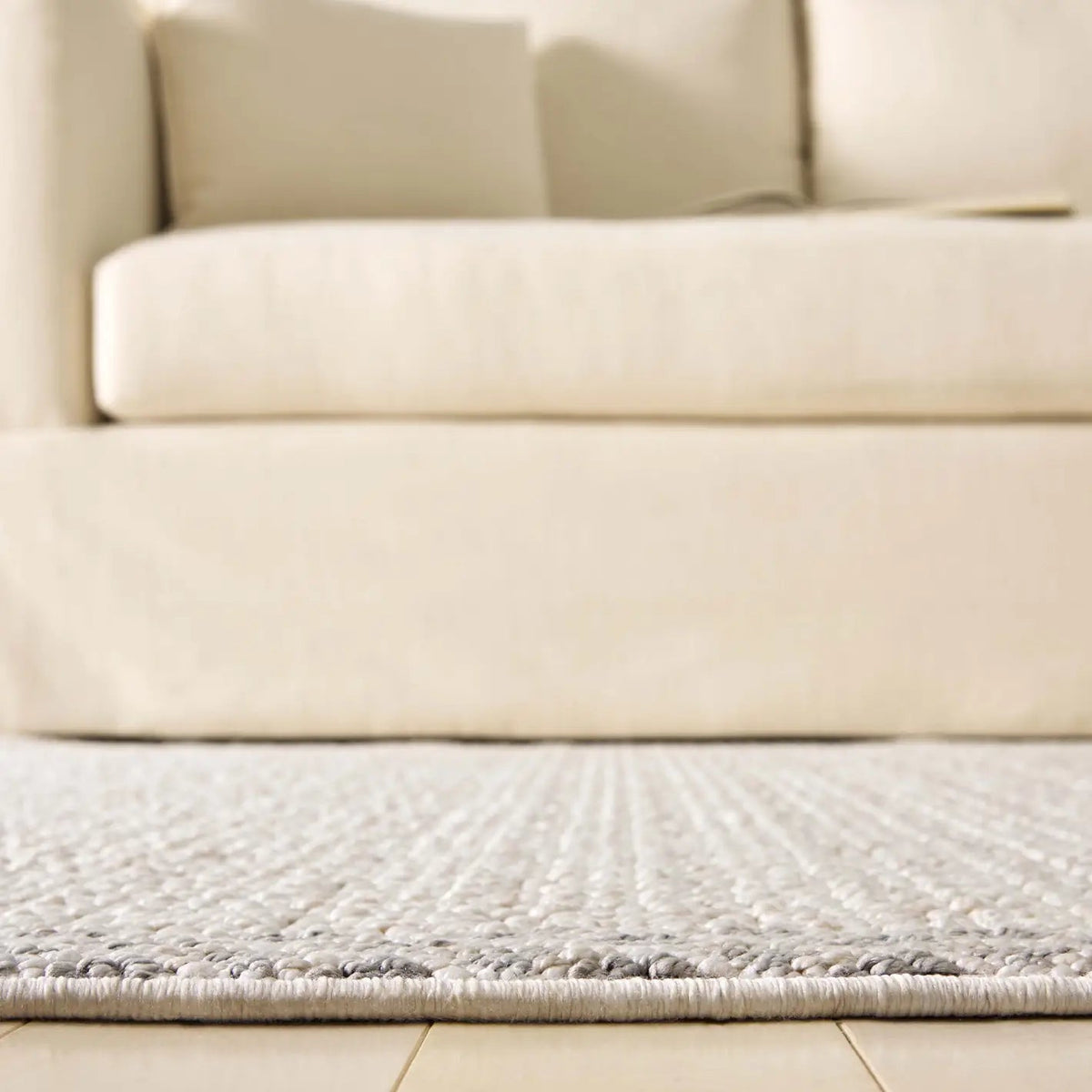 Safavieh Martha Stewart Serenity 4'-0" x 6'-0" Rug in Ivory / Grey