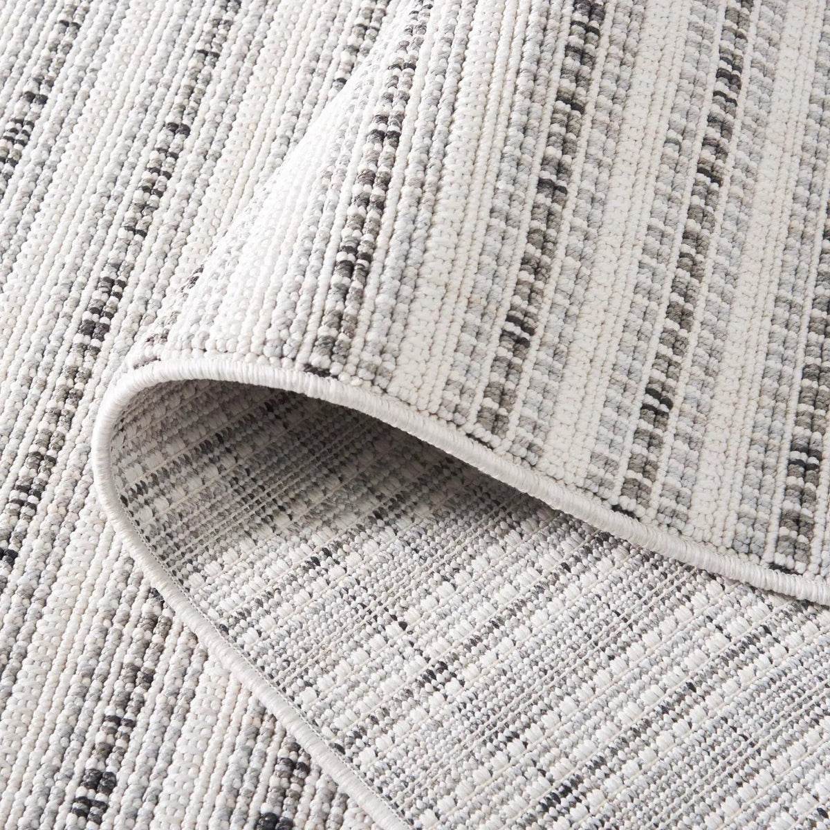 Safavieh Martha Stewart Serenity 4'-0" x 6'-0" Rug in Ivory / Charcoal