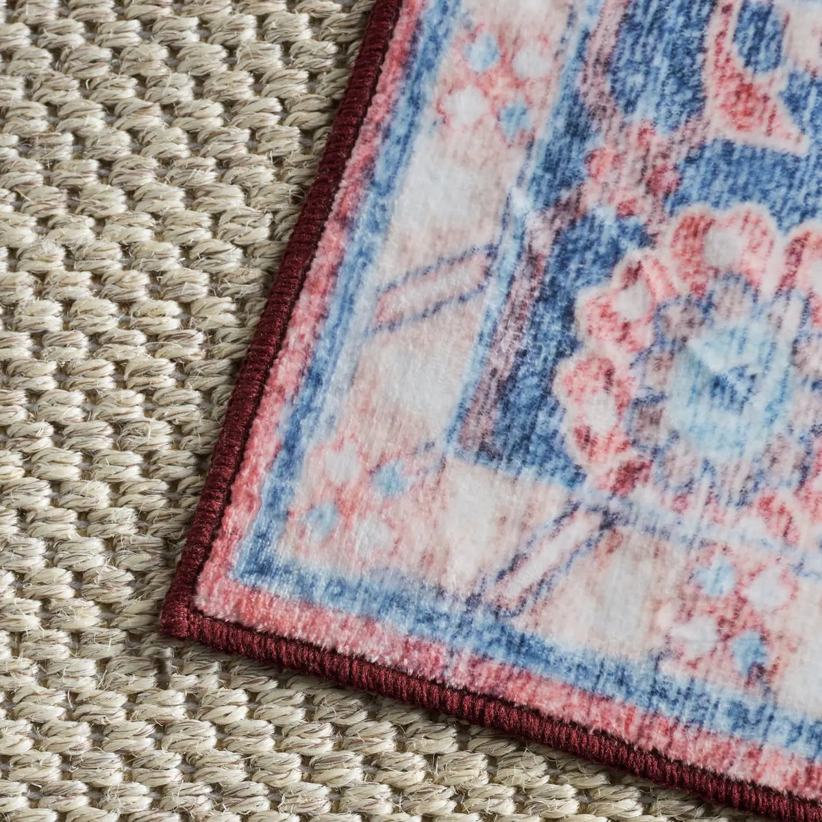Safavieh Martha Stewart Washable 5'-0" x 7'-0" Rug in Rust / Blue