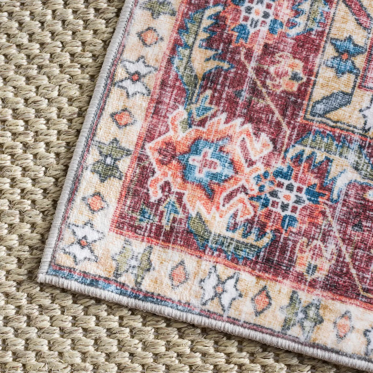Safavieh Martha Stewart Washable 5'-0" x 7'-0" Rug in Red / Blue