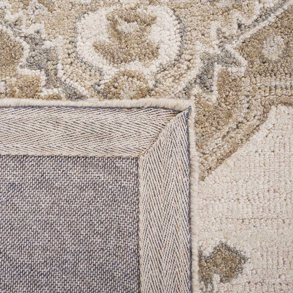 Safavieh Metro Met615B Ivory/Beige Rug.