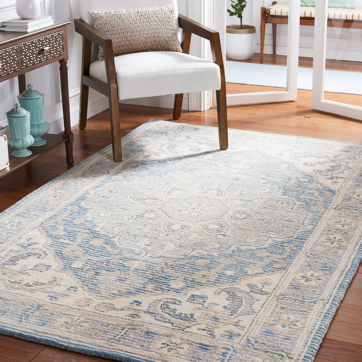 Safavieh Metro Met617M Blue/Ivory Rug.