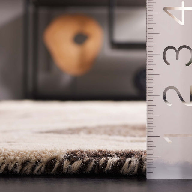 Safavieh Metro Met776T Brown/Ivory Rug.