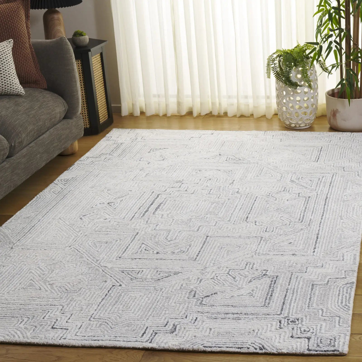 Safavieh Metro 4'-0" x 6'-0" Rug in Grey / Beige