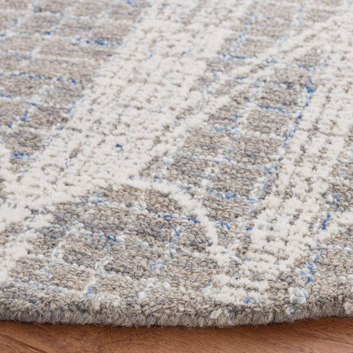 Safavieh Metro Met875B Beige/Ivory Rug.