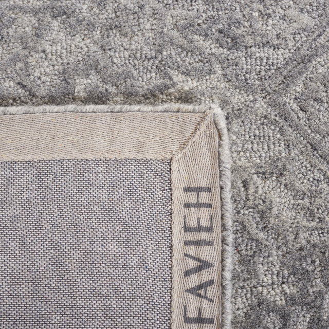 Safavieh Metro Met883F Grey Rug.