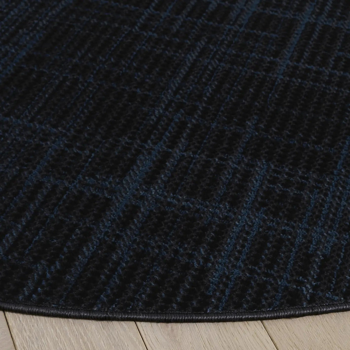 Safavieh Mila 6'-7" x 6'-7" Rug in Dark Blue / Black