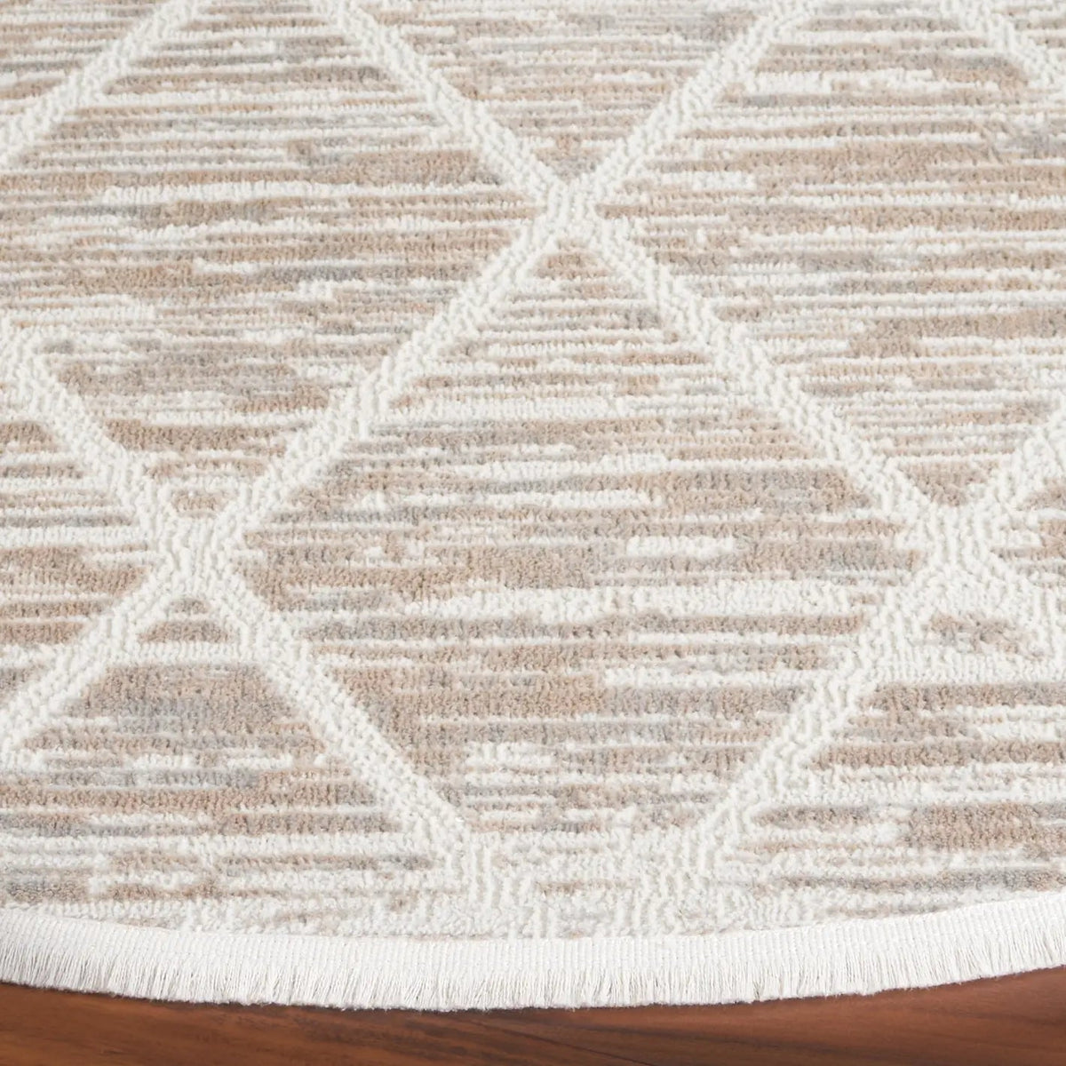 Safavieh Mila 6'-7" x 6'-7" Rug in Beige / Ivory