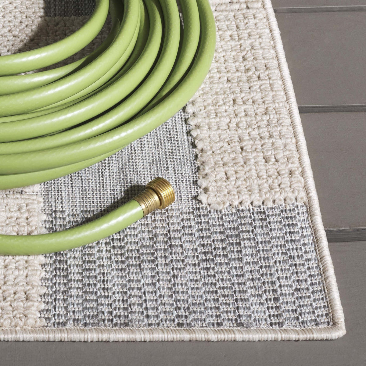 Safavieh Milos Mlo108A Beige/Grey Rug.