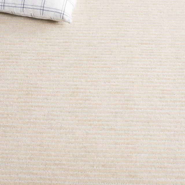 Safavieh Mirage Mir758A Ivory Rug.