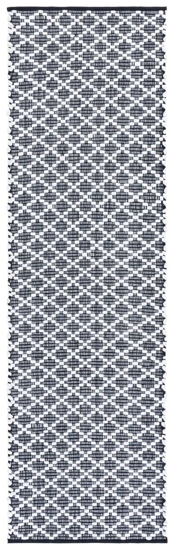 Safavieh Montauk 2'-3" x 8'-0" Rug in Black / Ivory