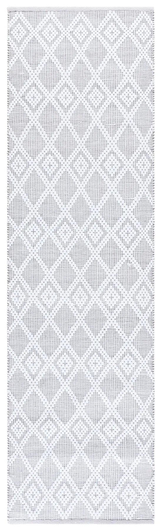 Safavieh Montauk 2'-3" x 8'-0" Rug in Ivory / Brown