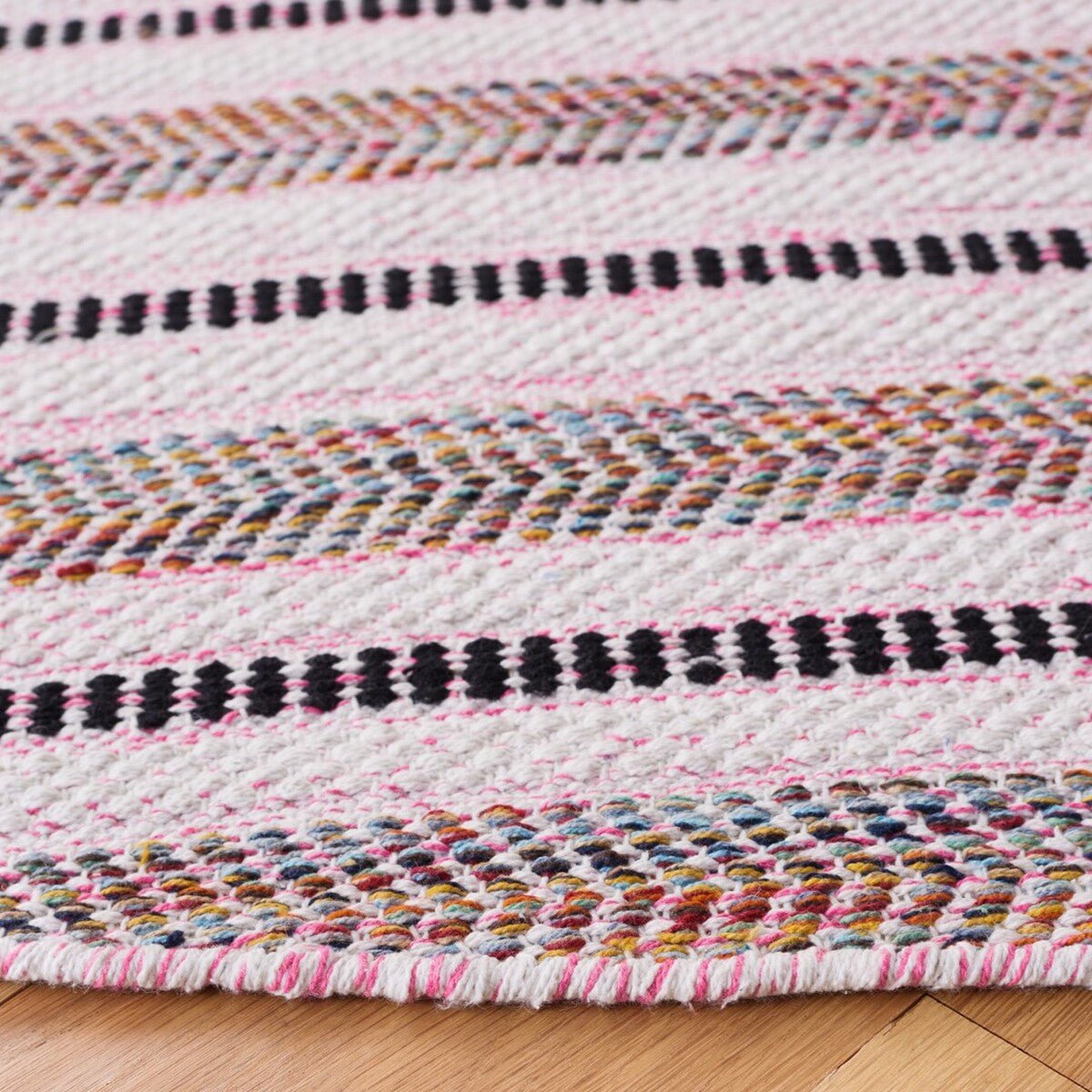 Safavieh Montauk Mtk702U Pink/Ivory Rug.