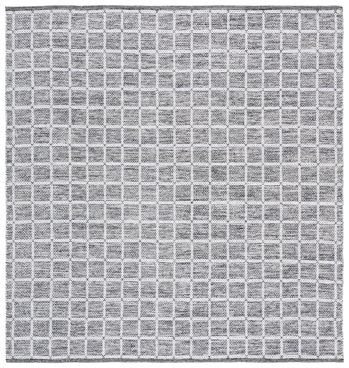 Safavieh Montauk 6'-0" x 6'-0" Rug in Black / Ivory