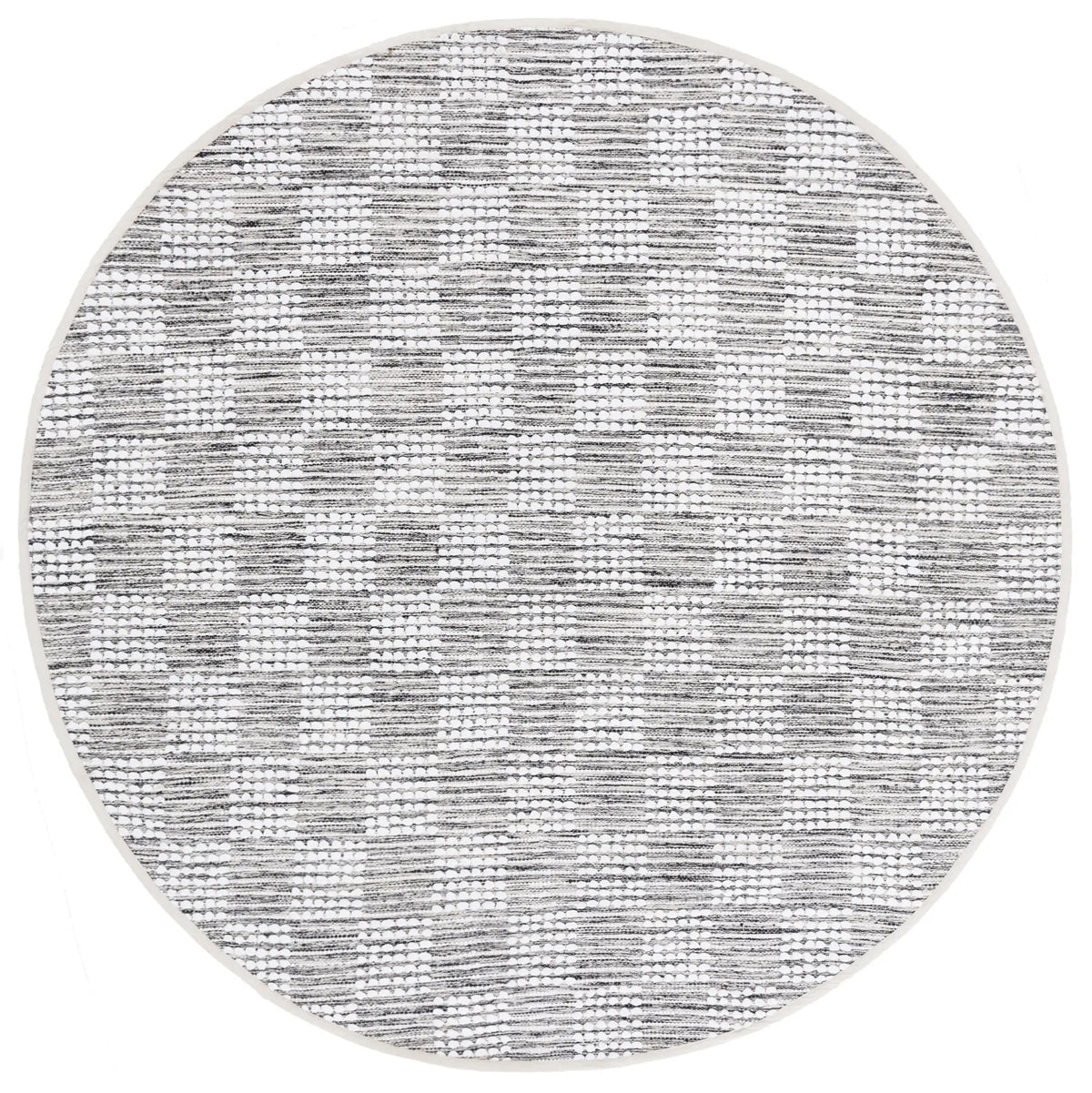 Safavieh Montauk 6'-0" x 6'-0" Rug in Black / Ivory